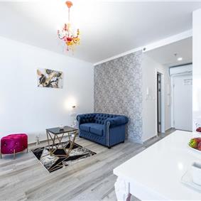 Luxury Studio Apartment with Free Parking in Gruz-Lapad, Dubrovnik City sleeps 2